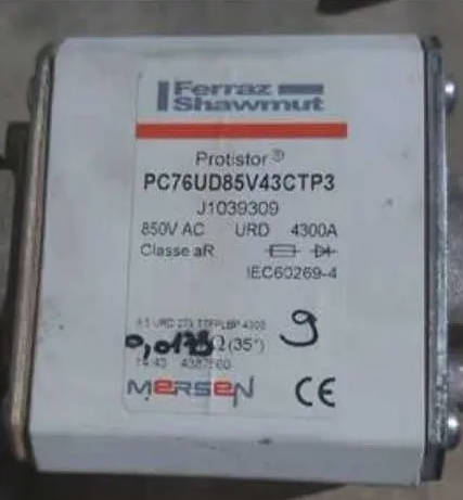 Mersen PC76UD85V43CTP3 J1039309 8.5URD273TTF4300 Sicherungen (2 Stück)