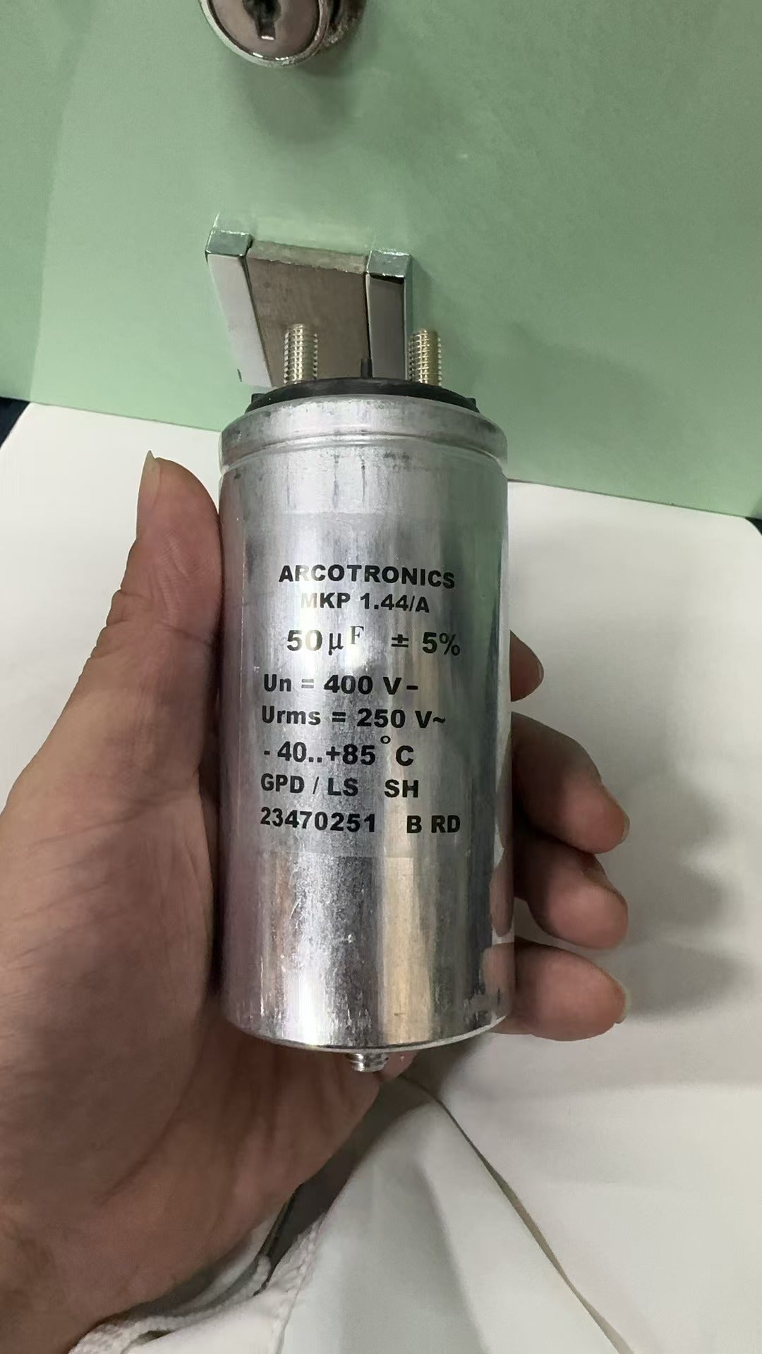 ARCOTRONICS MKP 1.44/A  GPD/LS SH 13152216 D N 142*75 200μF 250Vac/400Vdc MKP screw Capacitor (6 Pieces)