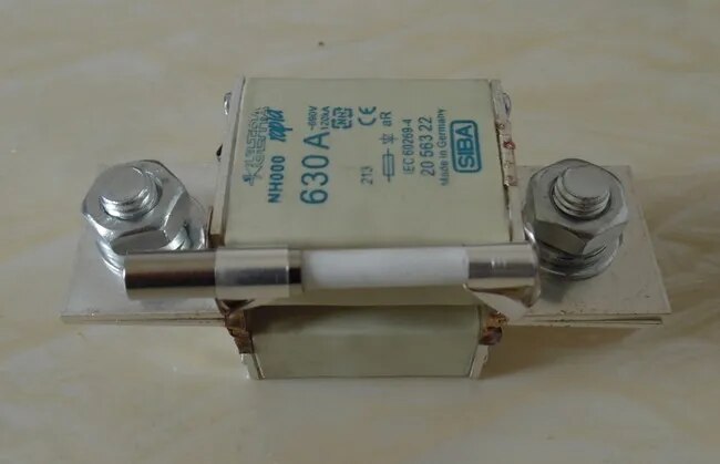 Siba NH000 630A 2056320 aR Fuses