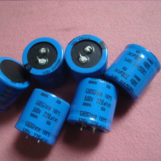 NIPPON 81D 500V 220UF 105℃ Capacitor (24Pieces)