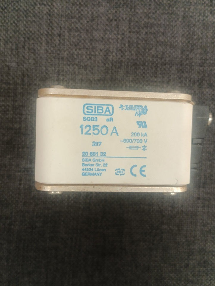 Fusibles Siba SQB3 630A 690/700V 200KA 2068132