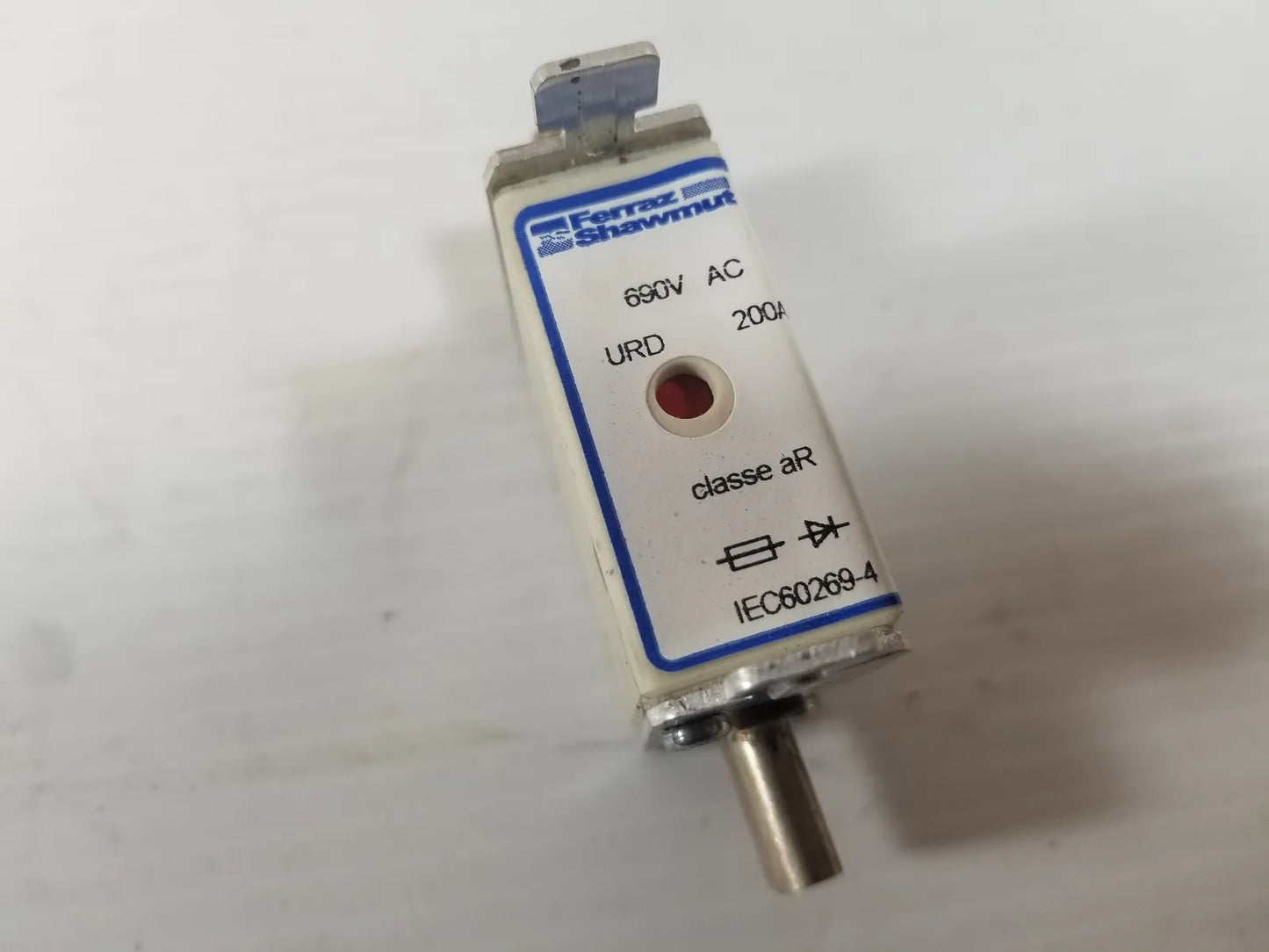 Fusibles Mersen NH000UD69V315PV B320069 (5 piezas)